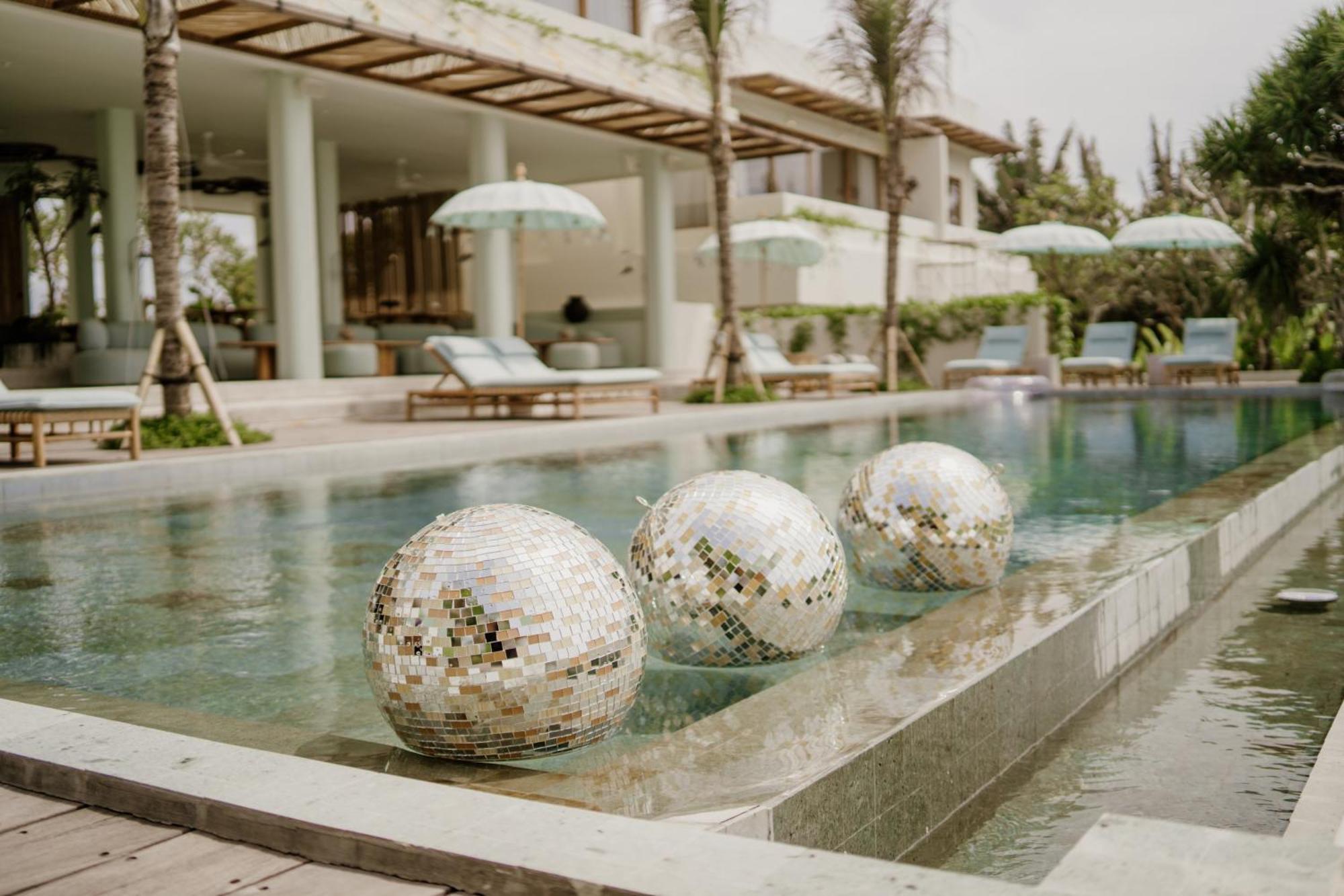Oshom Bali At Nuanu Creative City Tanah Lot Extérieur photo
